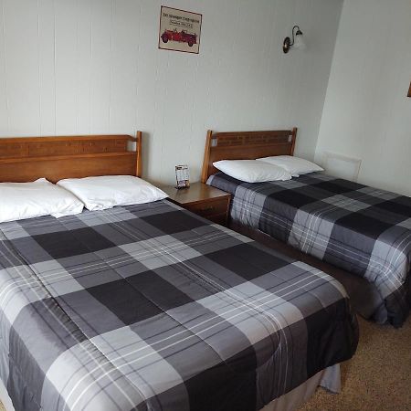 Firehouse Inn Saint Ignace Ngoại thất bức ảnh