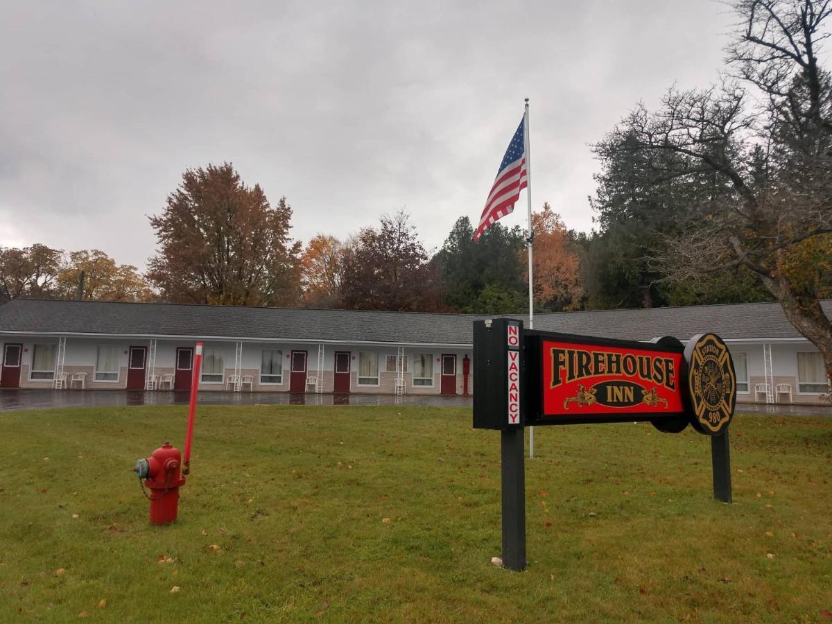 Firehouse Inn Saint Ignace Ngoại thất bức ảnh