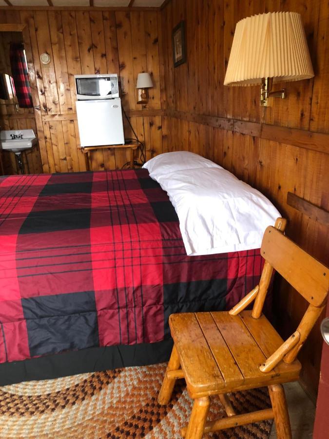 Firehouse Inn Saint Ignace Ngoại thất bức ảnh
