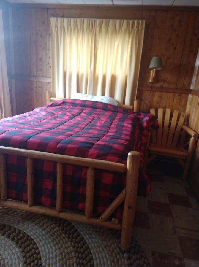Firehouse Inn Saint Ignace Ngoại thất bức ảnh