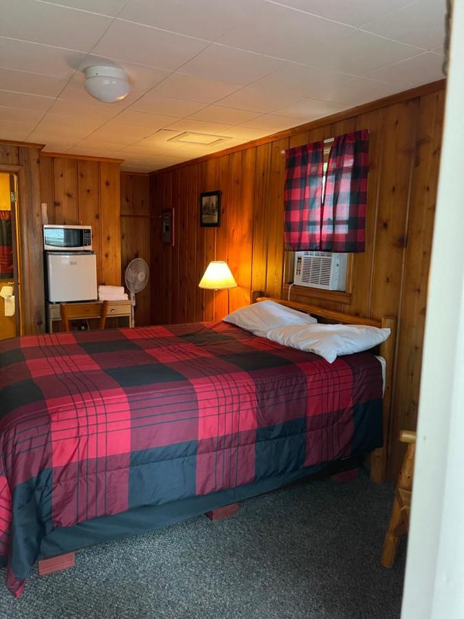 Firehouse Inn Saint Ignace Ngoại thất bức ảnh